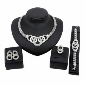 Whole brand new necklace set